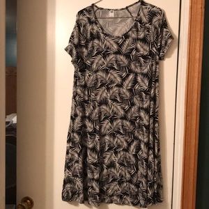 Old Navy black and white pattern dress